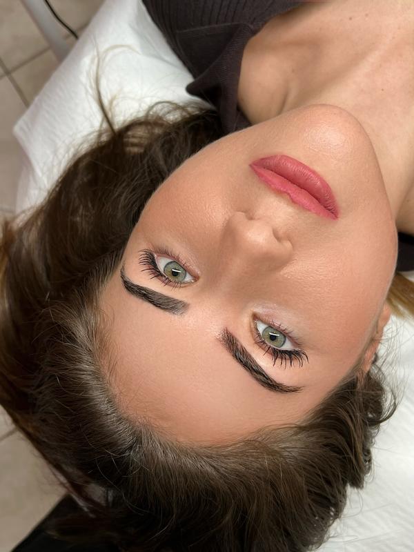 Alessandra Flauzino Institut de beauté Atelier des sourcils Puteaux la defense