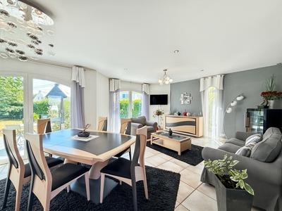 Maison - 140 m² - 7 pièces