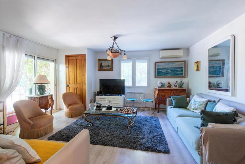 Maison - 255 m² - 10 pièces