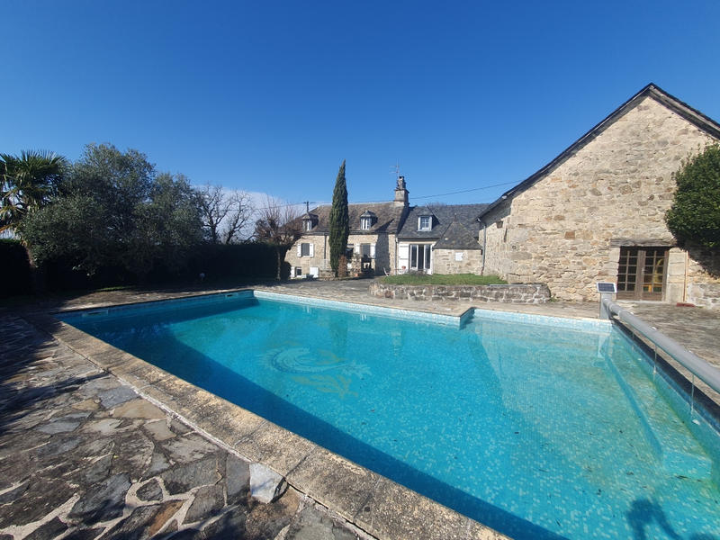 Maison de village - 212 m² - 7 pièces