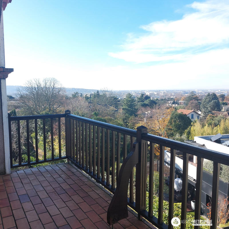 Appartement - 140 m² - 6 pièces