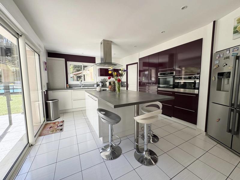 Maison - 163 m² - 6 pièces