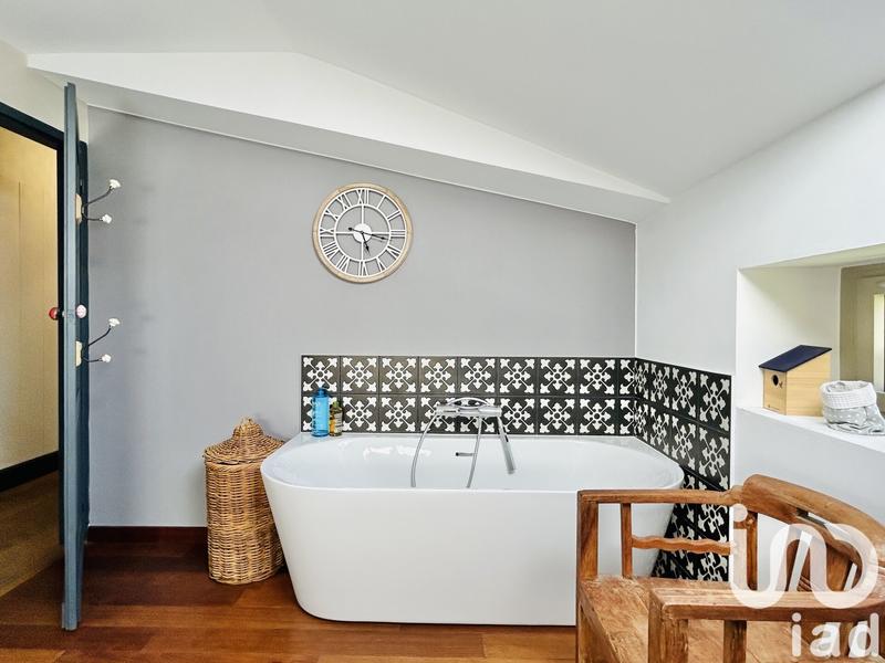 Maison - 205 m² - 6 pièces