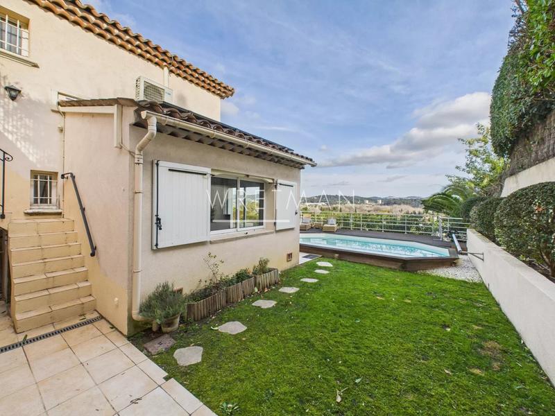 Villa - 130 m² - 6 pièces