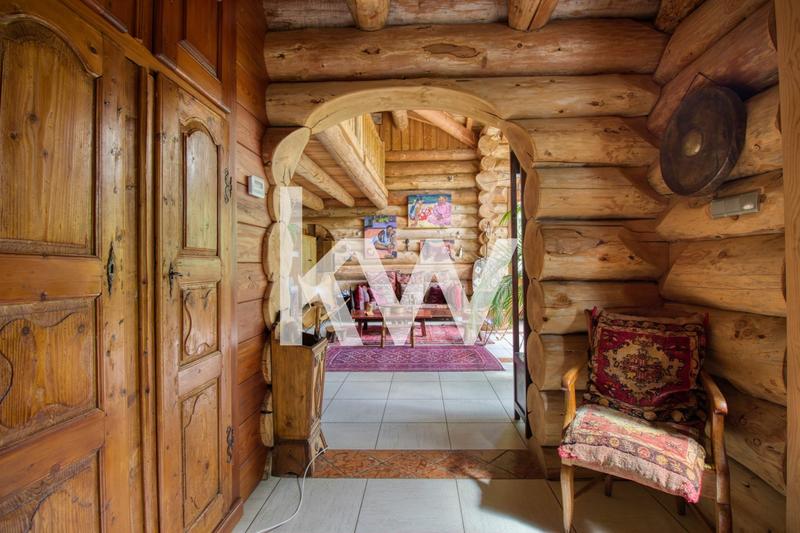 Maison - 260 m² - 8 pièces