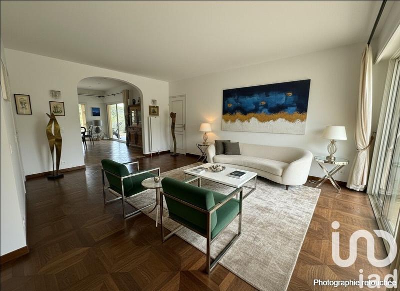 Maison - 280 m² - 7 pièces