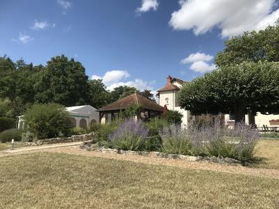 Maison - 706 m² - 16 pièces