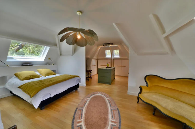 Maison - 368 m² - 8 pièces