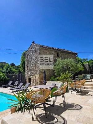 Mas - 245 m² - 9 pièces