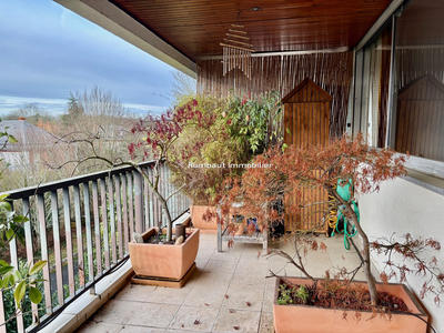 Appartement - 142 m² - 6 pièces