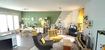 Maison traditionnelle - 137 m² - 5 pièces