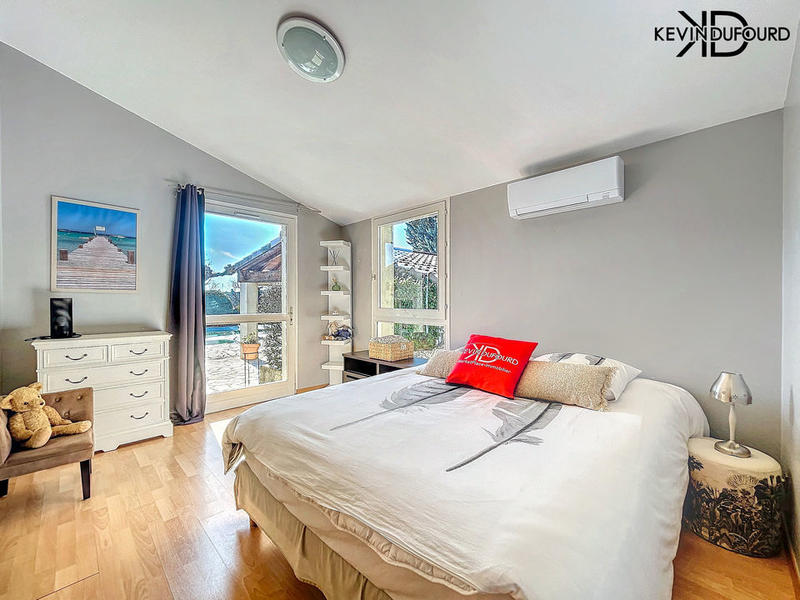 Villa - 285 m² - 11 pièces