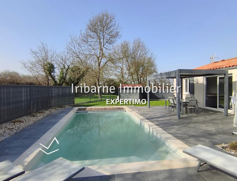 Maison - 93 m² - 5 pièces