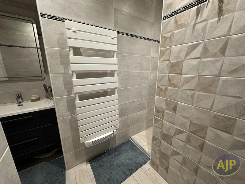 Maison - 195 m² - 7 pièces