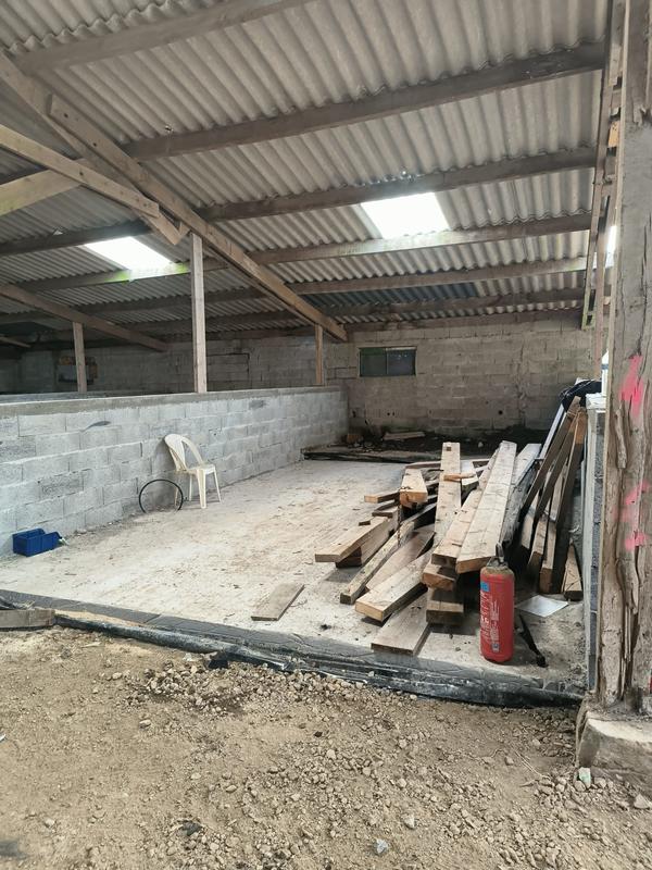 Maison - 650 m² - 1 pièce