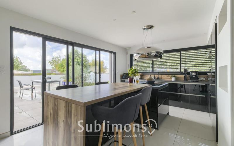 Maison - 192 m² - 7 pièces