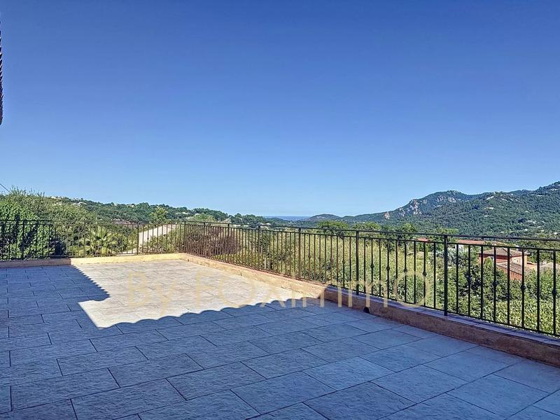 Villa - 208 m² - 7 pièces