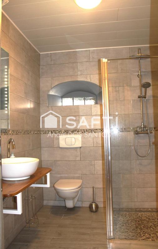 Maison - 242 m² - 8 pièces