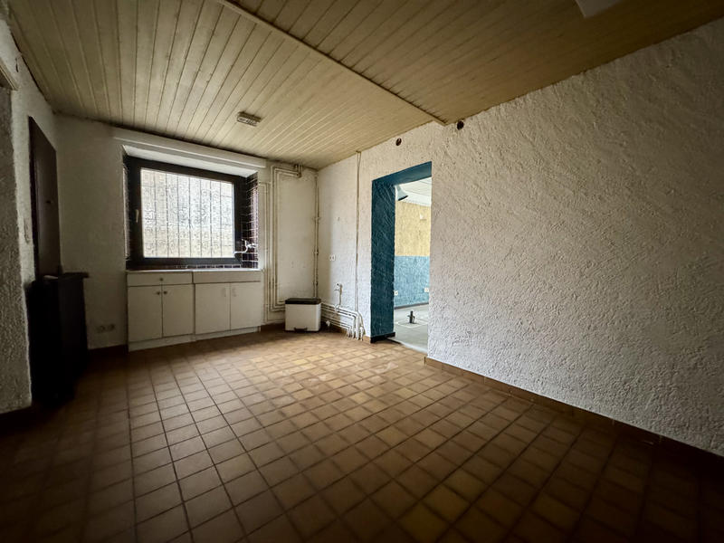 Local commercial - 80 m² - 4 pièces