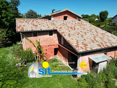 Maison - 230 m² - 8 pièces