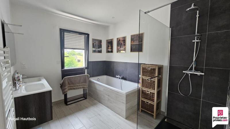 Demeure - 283 m² - 11 pièces