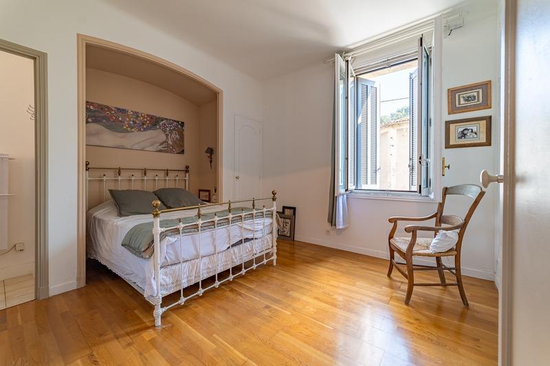 Maison - 465 m² - 15 pièces