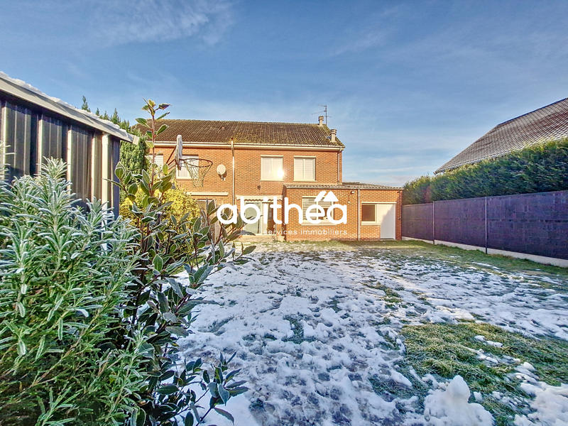 Maison - 98 m² - 4 pièces