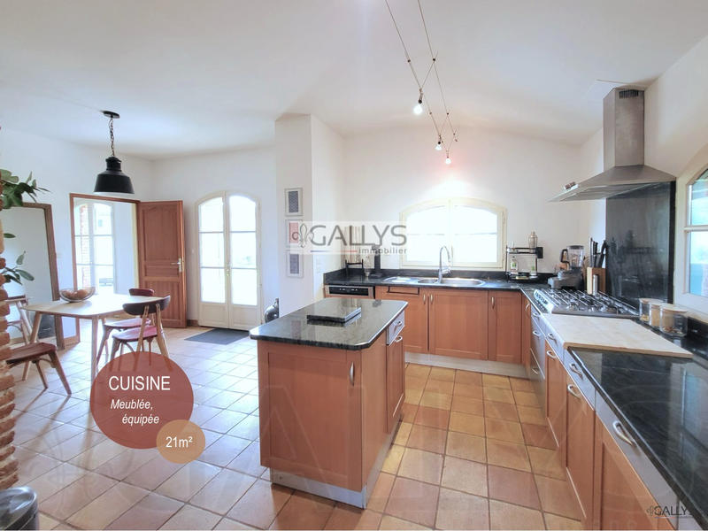 Maison traditionnelle - 158 m² - 5 pièces