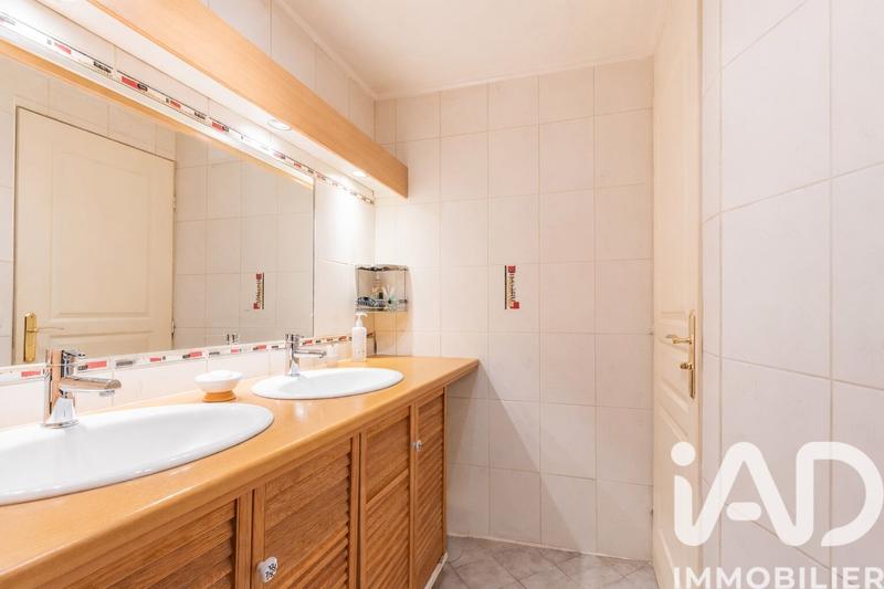 Maison - 157 m² - 8 pièces