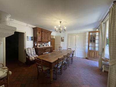 Propriété - 255 m² - 8 pièces