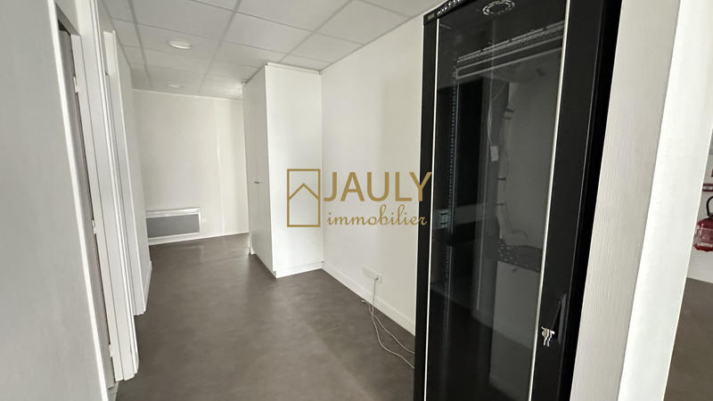 Bureau - 254 m² - 9 pièces