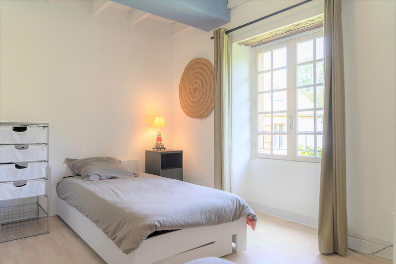 Maison - 326 m² - 13 pièces