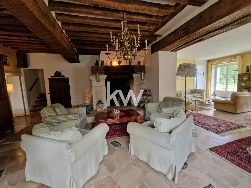 Maison - 434 m² - 10 pièces