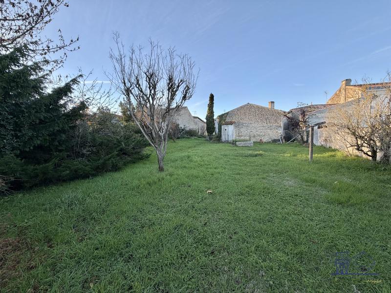 Maison ancienne - 107 m² - 8 pièces