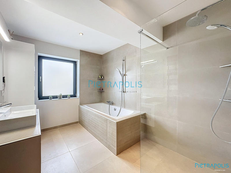 Maison - 137 m² - 6 pièces