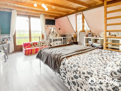 Maison - 214 m² - 4 pièces