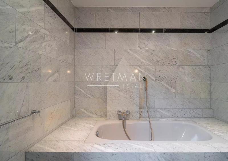 Villa - 300 m² - 6 pièces