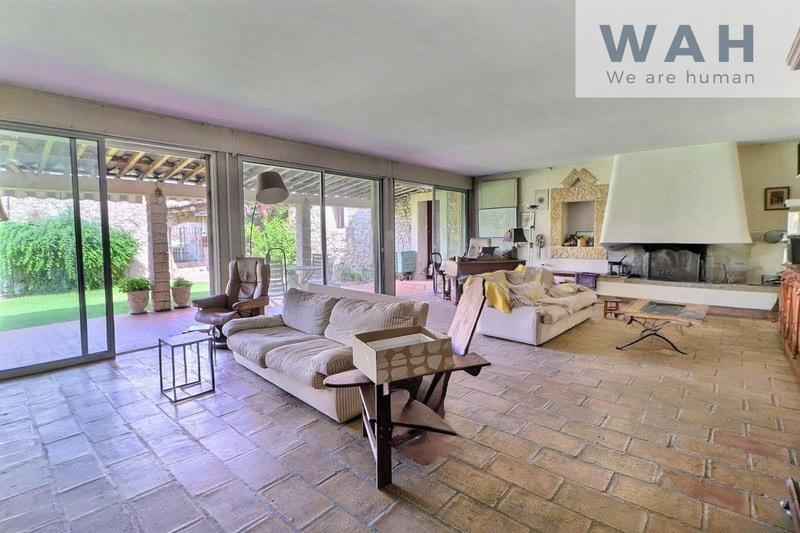 Mas - 225 m² - 7 pièces