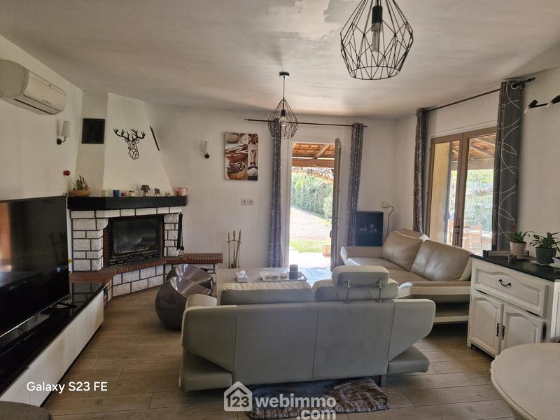 Villa - 90 m² - 4 pièces