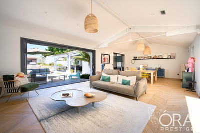 Maison contemporaine - 206 m² - 7 pièces