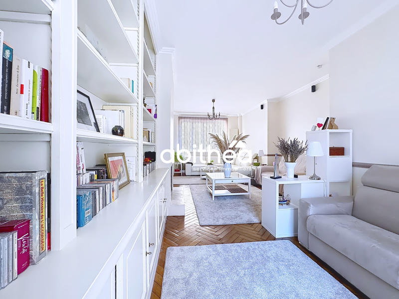 Maison - 318 m² - 8 pièces