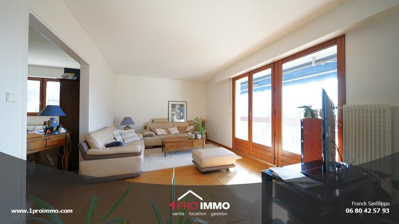 Appartement - 141 m² - 6 pièces
