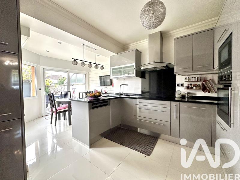 Maison - 110 m² - 7 pièces