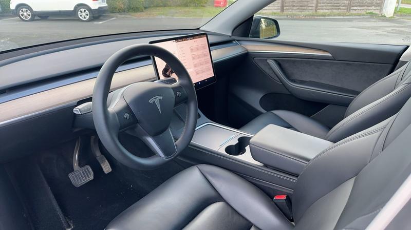Tesla Model y 300 Rwd Standard - Automatique