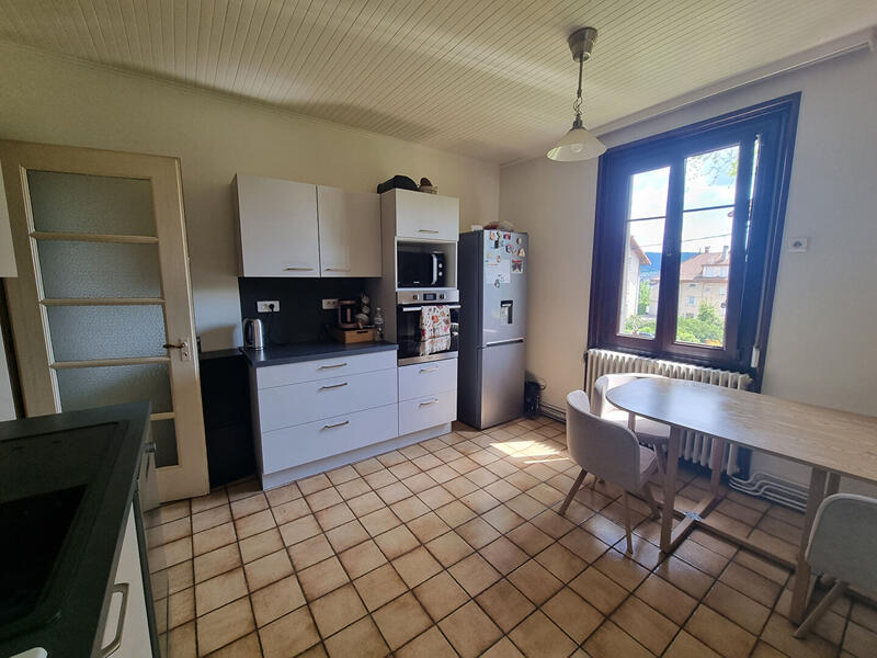 Maison - 185 m² - 10 pièces