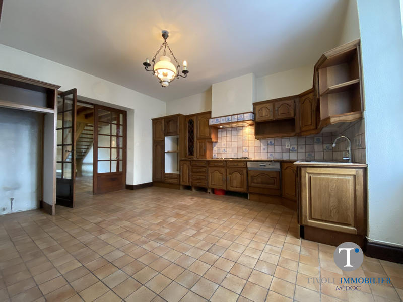 Maison - 215 m² - 7 pièces