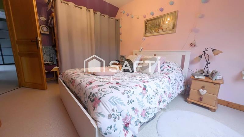 Maison - 260 m² - 10 pièces