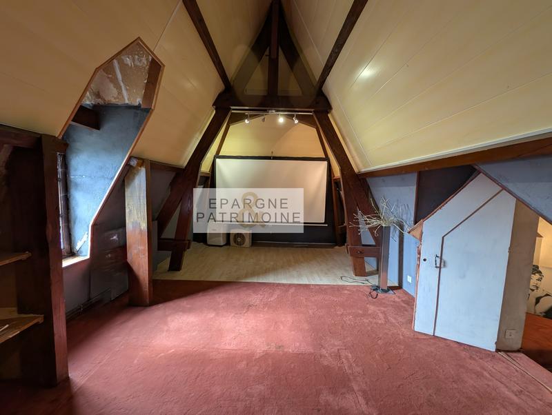 Maison traditionnelle - 203 m² - 9 pièces