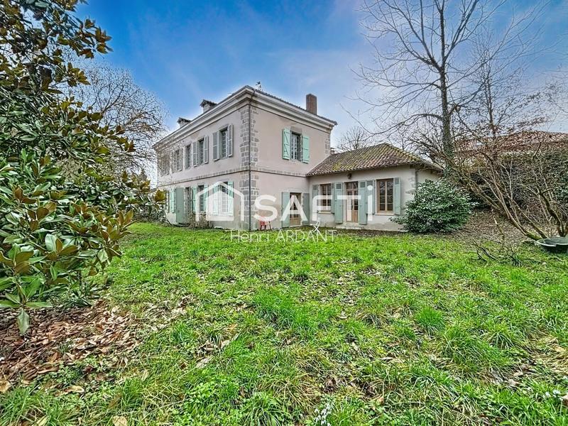 Maison - 600 m² - 13 pièces