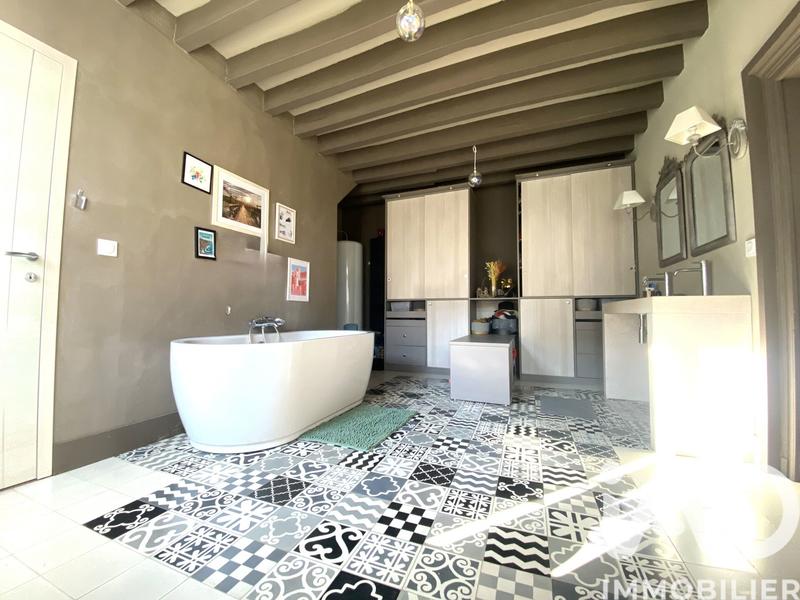 Maison - 207 m² - 8 pièces